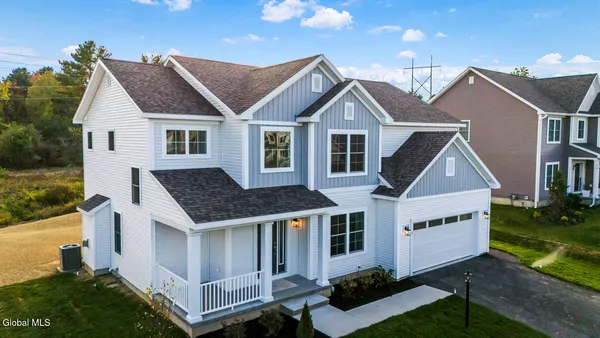 $744,900 | 11 Stone Crk Drive, East Greenbush, NY 12144