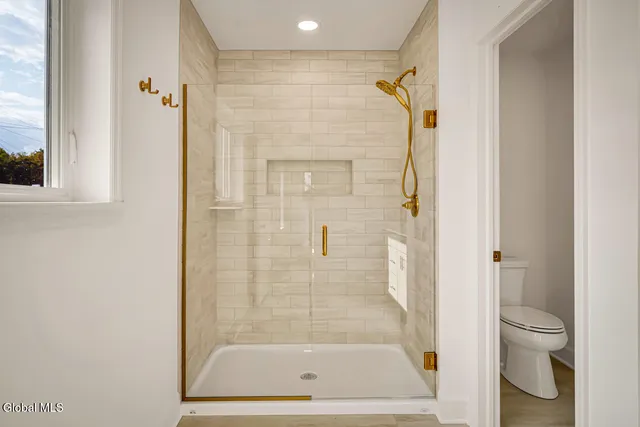 $744,900 | 11 Stone Crk Drive, East Greenbush, NY 12144