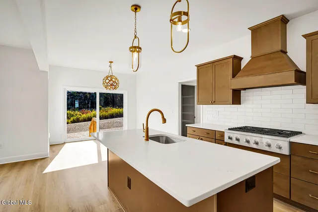 $744,900 | 11 Stone Crk Drive, East Greenbush, NY 12144