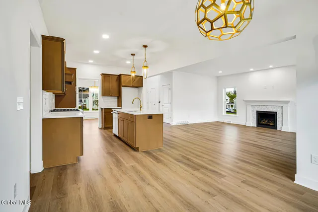 $744,900 | 11 Stone Crk Drive, East Greenbush, NY 12144