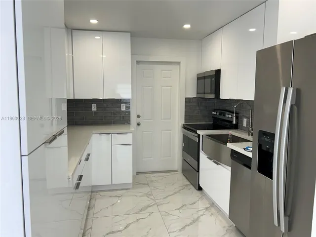 $4,500 | 6501 Southwest 34th Street, Miami, FL 33155