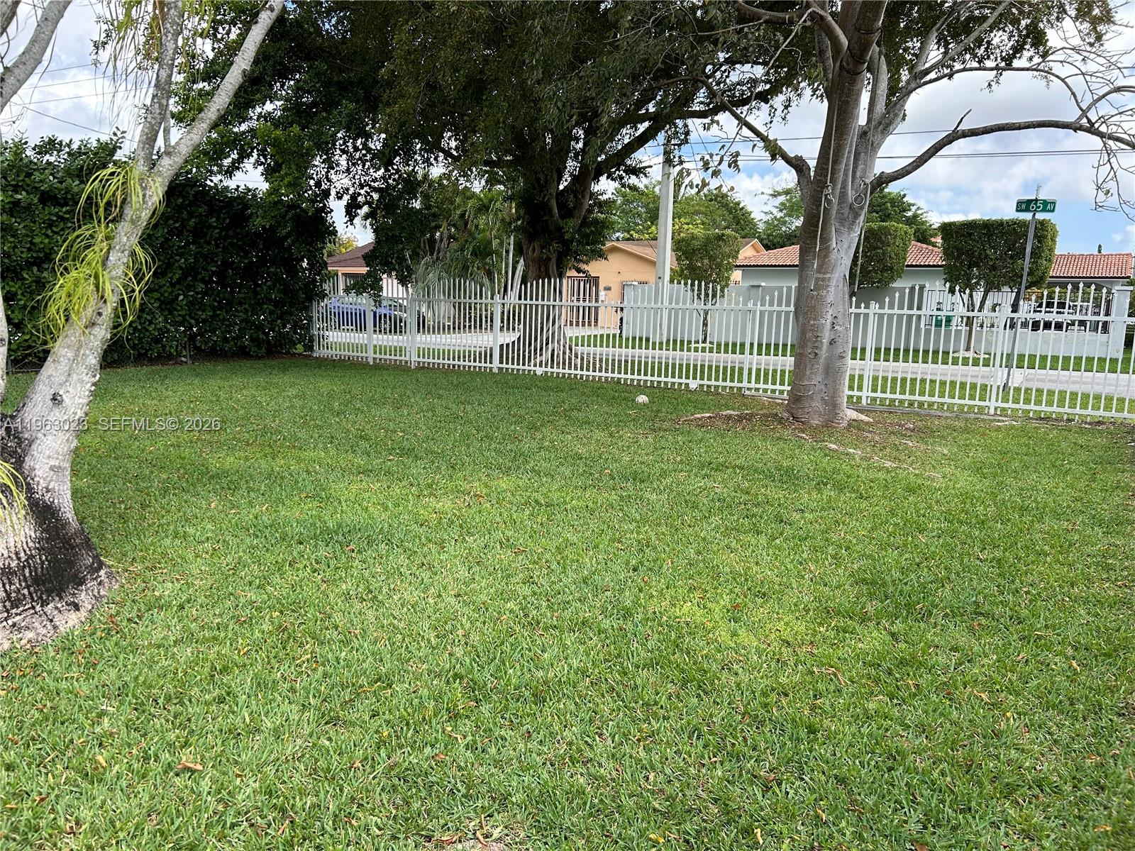 6501 Southwest 34th Street Miami, FL 33155 - Photo 4 of 20