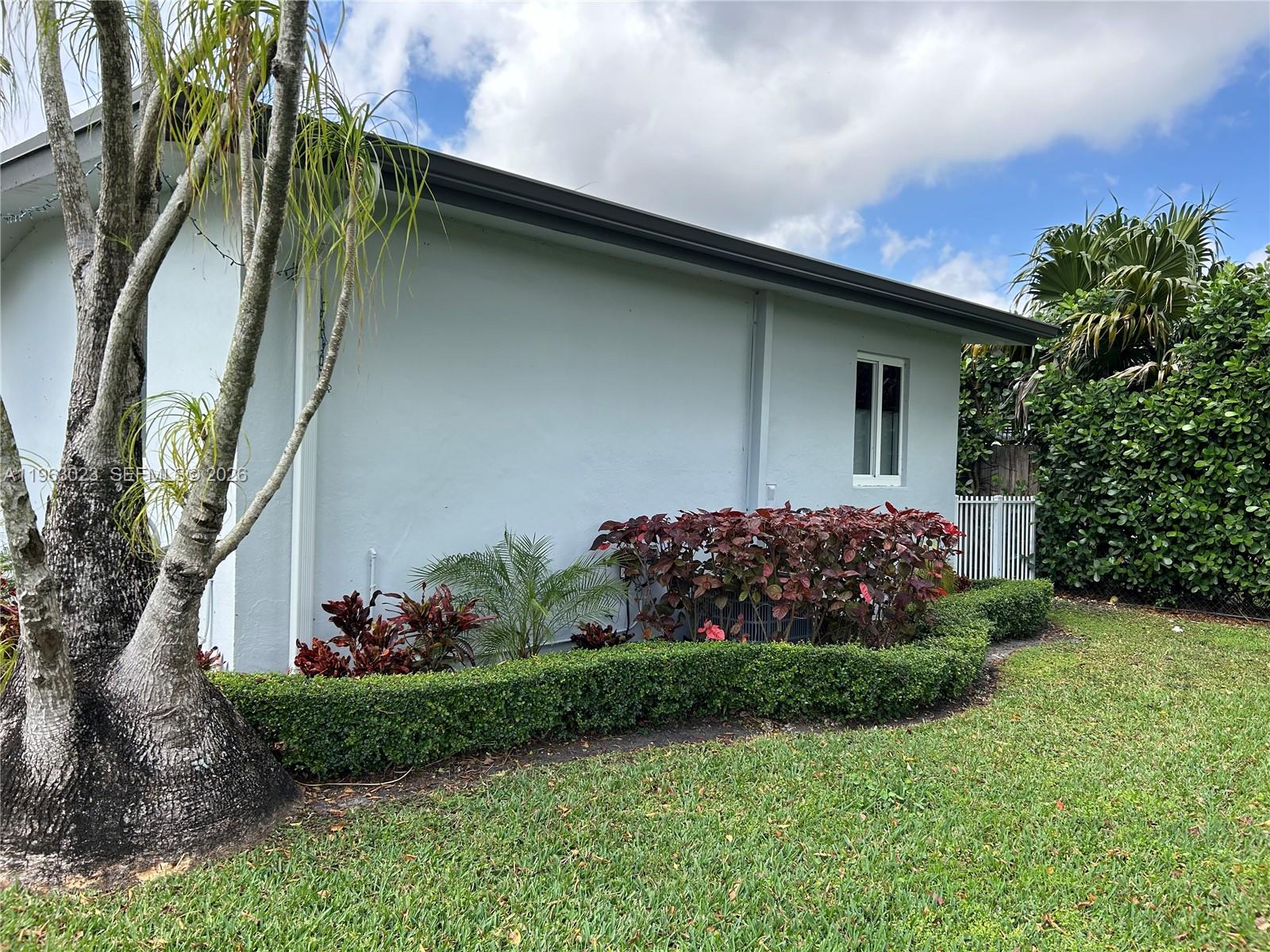 6501 Southwest 34th Street Miami, FL 33155 - Photo 5 of 20