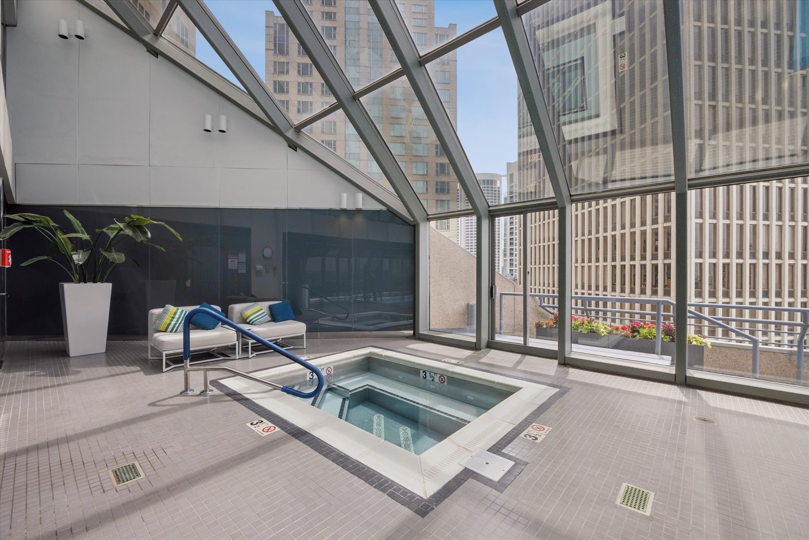 950 North Michigan Avenue, Unit 4202 Chicago, IL 60611 - Photo 31 of 33