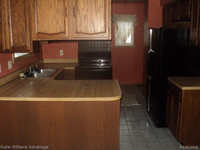 2601 Loon Lake Road Wixom, MI 48393 - Photo 3 of 8 Kitchen