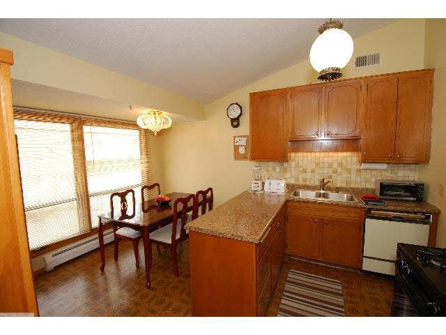 8010 60th 1/2 Avenue North New Hope, MN 55428 - Photo 9 of 18