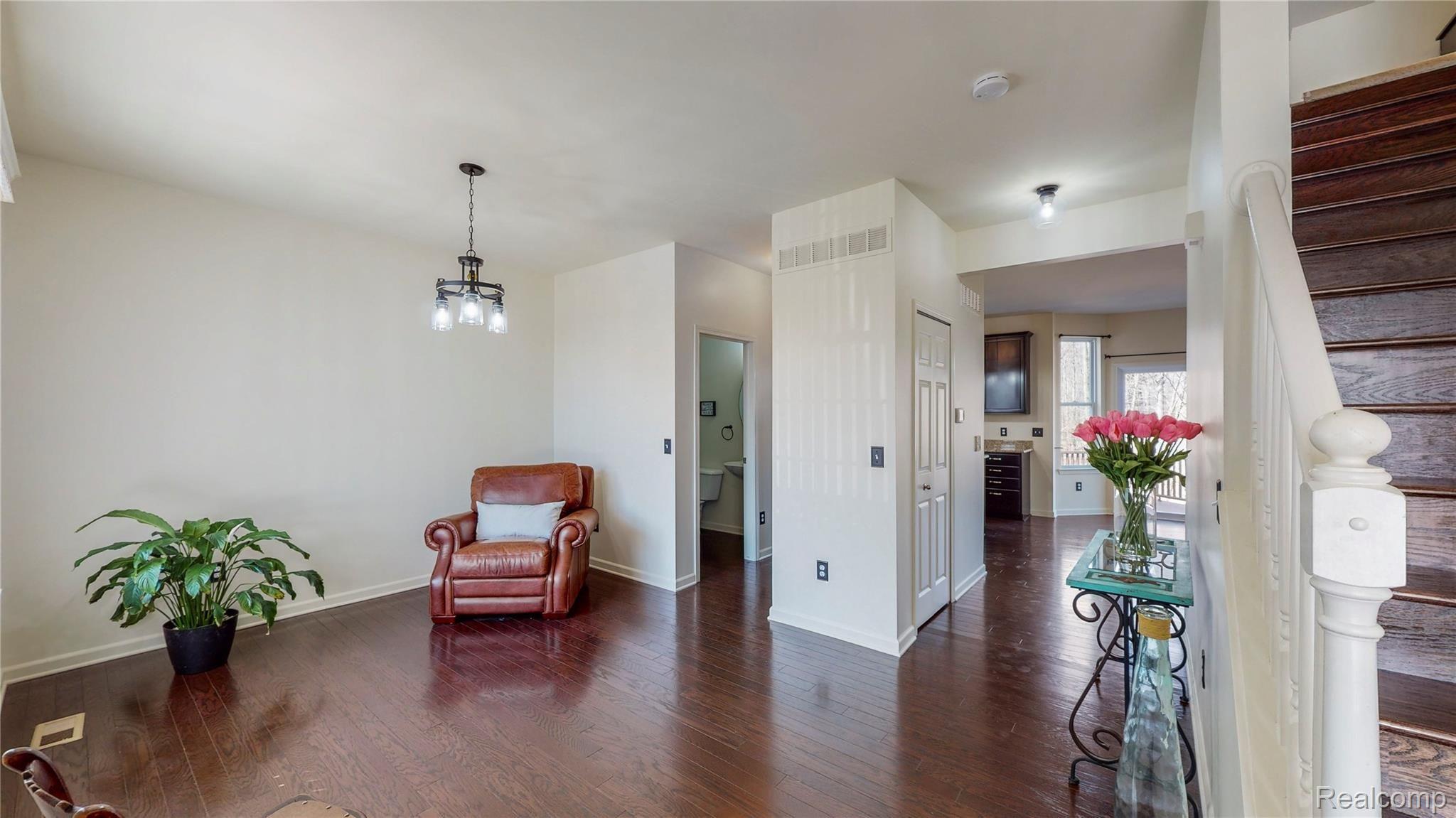 26991 Victoria Road Novi, MI 48374 - Photo 9 of 38 9 - Image.jpg
