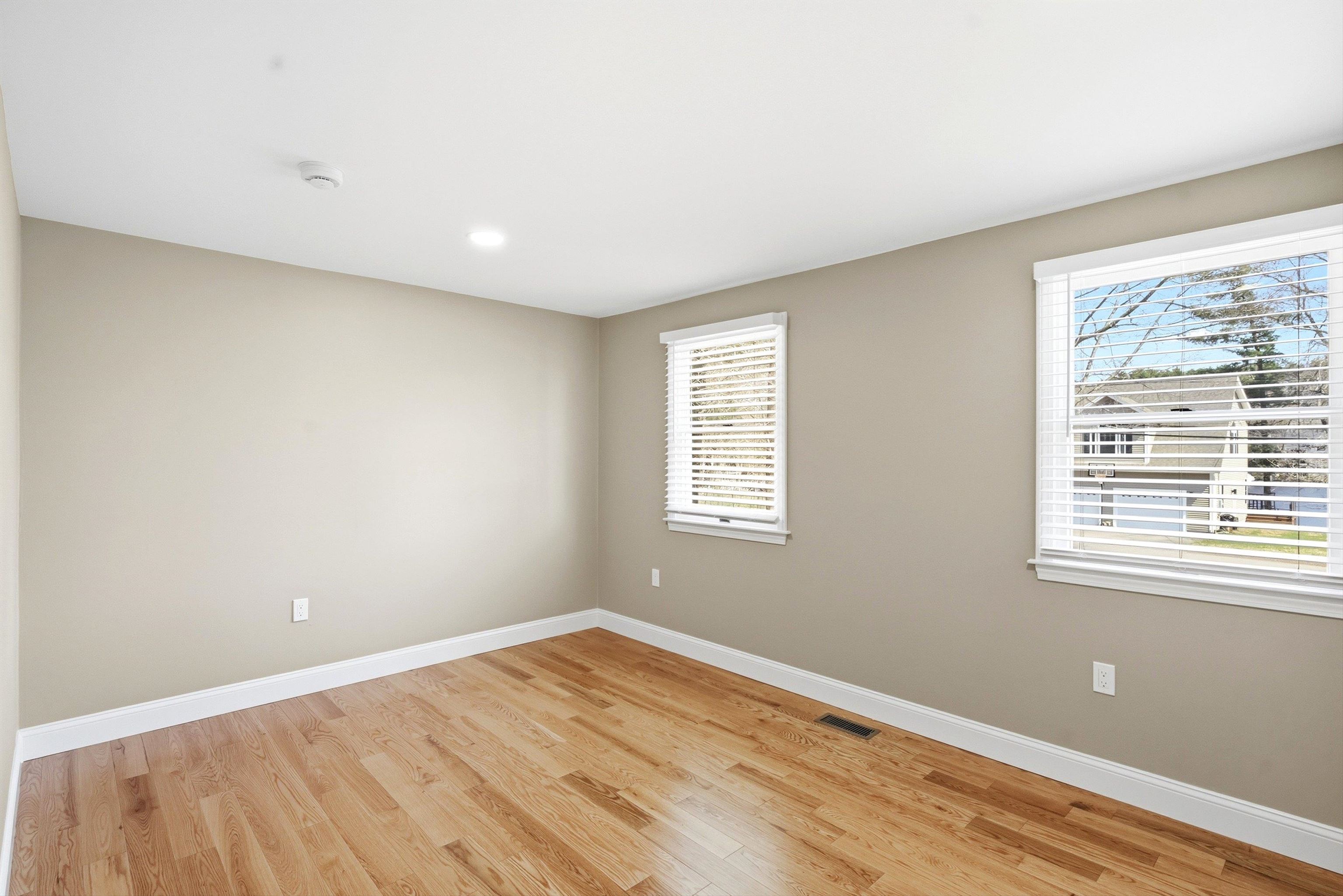 34 Shore Drive Salem, NH 03079 - Photo 18 of 53