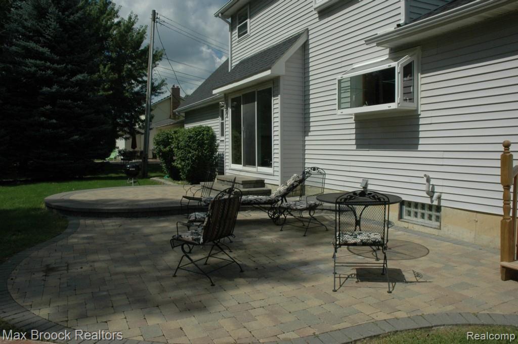 417 Grace Avenue Rochester, MI 48307 - Photo 19 of 19 032.jpg