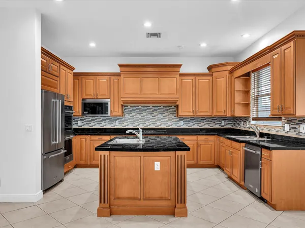 $1,089,000 | 10844 Lake Wynds Court, Boynton Beach, FL 33437