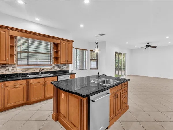 $1,089,000 | 10844 Lake Wynds Court, Boynton Beach, FL 33437