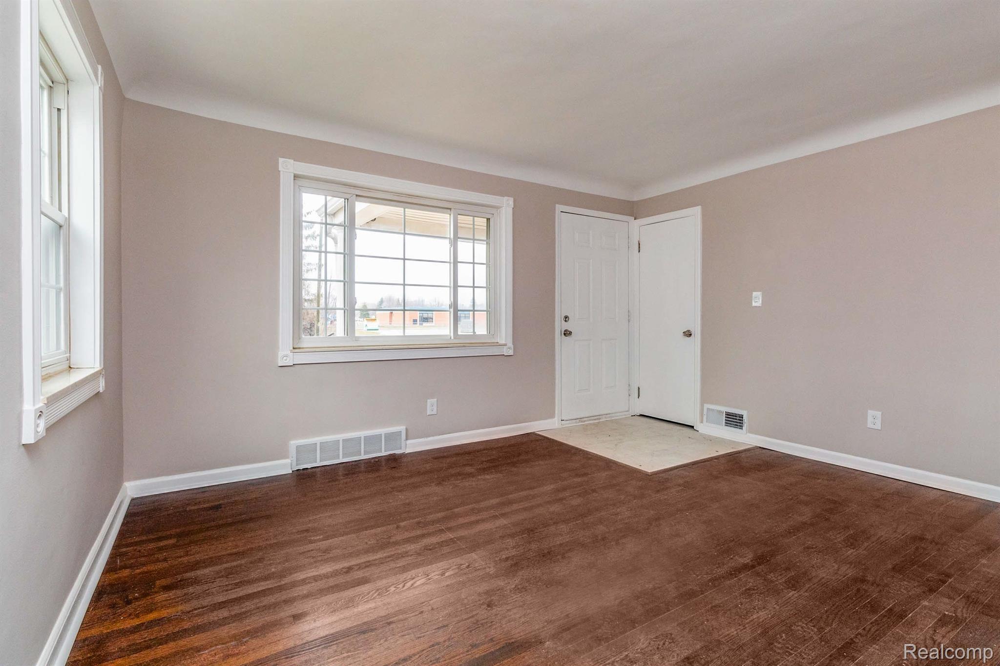 13014 Toepfer Road Warren, MI 48089 - Photo 6 of 36 Gallery Image 6