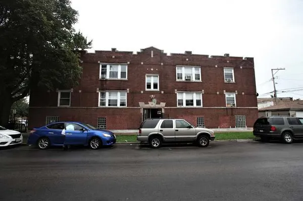 $1,400 | 3939 West Iowa Street, Unit BW, Chicago, IL 60651