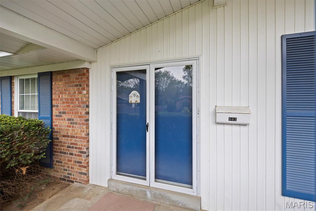 603 Matthew Drive O'Fallon, IL 62269 - Photo 2 of 33
