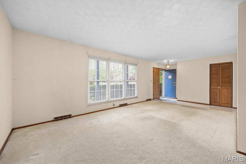 603 Matthew Drive O'Fallon, IL 62269 - Photo 4 of 33