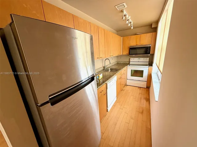 $2,650 | 1528 Drexel Avenue, Unit B2, Miami Beach, FL 33139