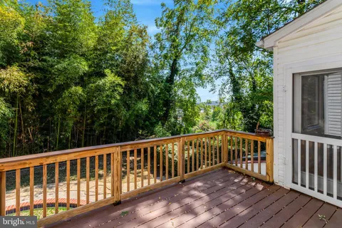 $5,000 | 2921 South Grant Street, Arlington, VA 22202