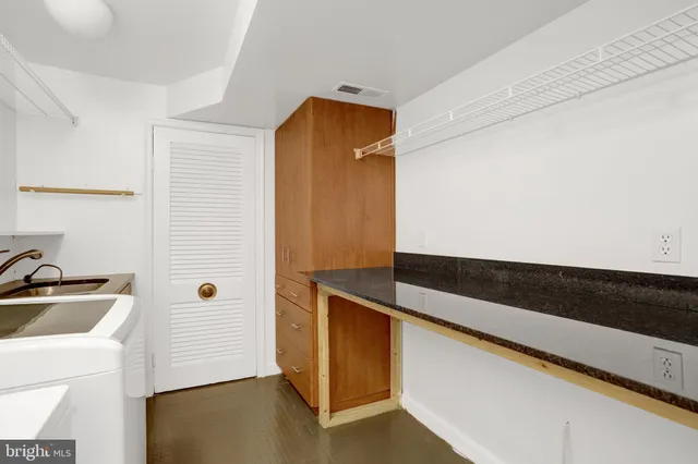 $5,000 | 2921 South Grant Street, Arlington, VA 22202