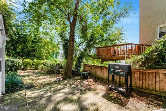 $5,000 | 2921 South Grant Street, Arlington, VA 22202