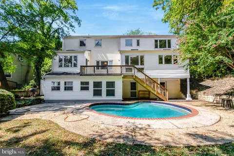 $5,000 | 2921 South Grant Street, Arlington, VA 22202