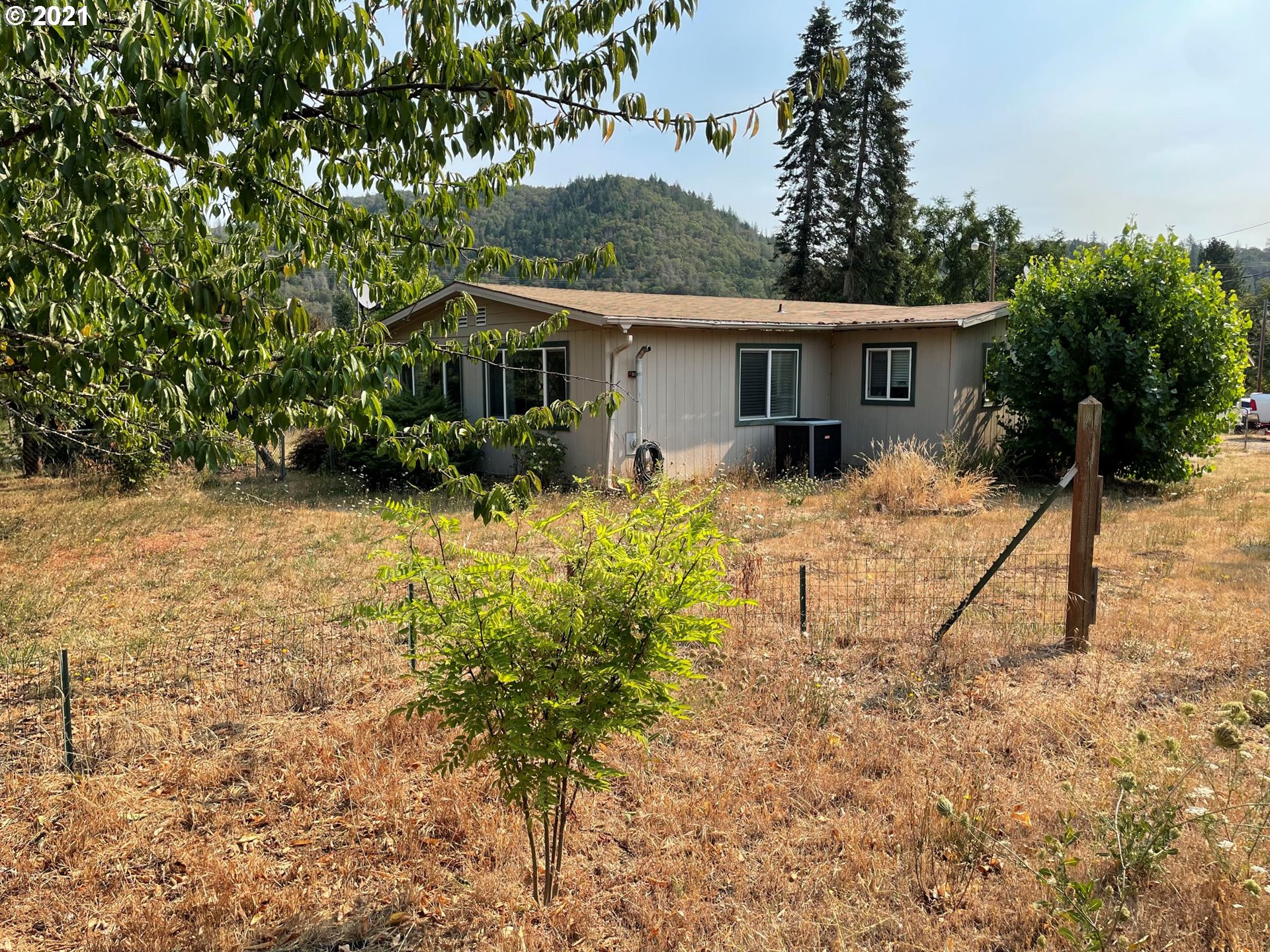 138 Carter Avenue Riddle, OR 97469 - Photo 14 of 32