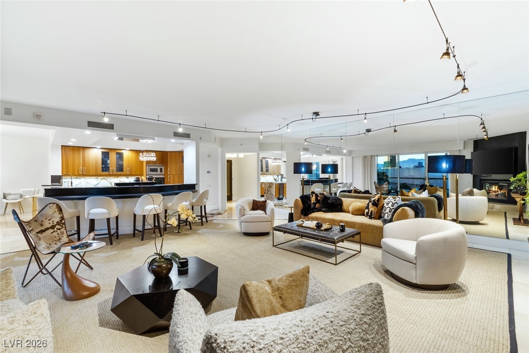 2857 Paradise Road, Unit 602 Las Vegas, NV 89109 - Photo 3 of 36