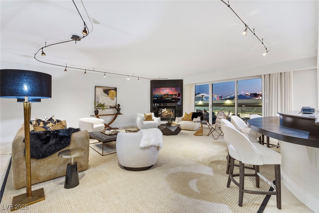 2857 Paradise Road, Unit 602 Las Vegas, NV 89109 - Photo 4 of 36