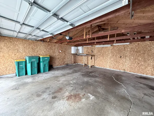 $99,900 | 452 Jefferson Street, Galesburg, IL 61401