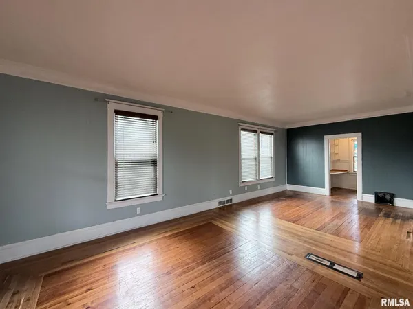 $99,900 | 452 Jefferson Street, Galesburg, IL 61401