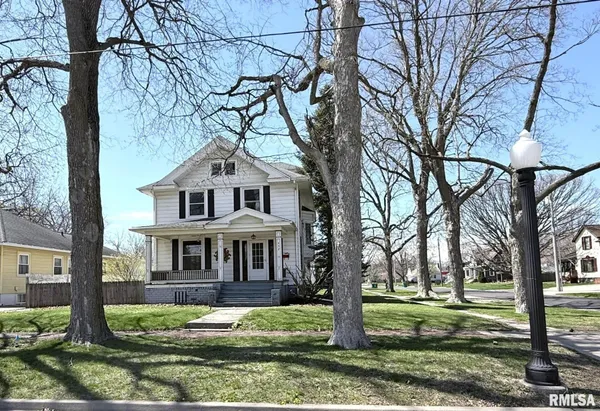 $99,900 | 452 Jefferson Street, Galesburg, IL 61401