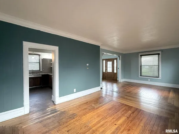 $99,900 | 452 Jefferson Street, Galesburg, IL 61401