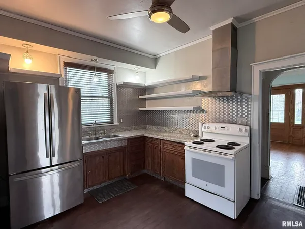 $99,900 | 452 Jefferson Street, Galesburg, IL 61401