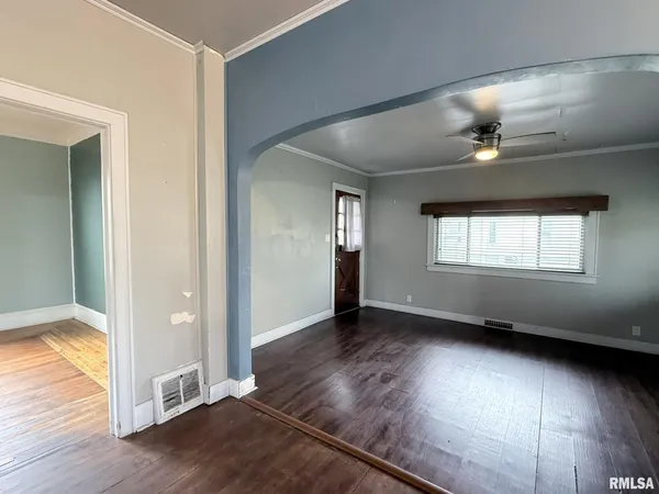 $99,900 | 452 Jefferson Street, Galesburg, IL 61401
