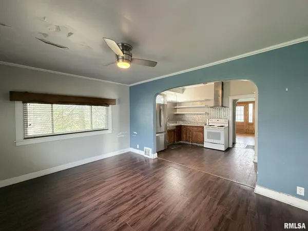 $99,900 | 452 Jefferson Street, Galesburg, IL 61401