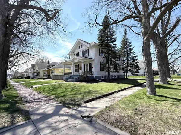 $99,900 | 452 Jefferson Street, Galesburg, IL 61401