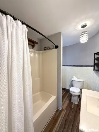 $99,900 | 452 Jefferson Street, Galesburg, IL 61401