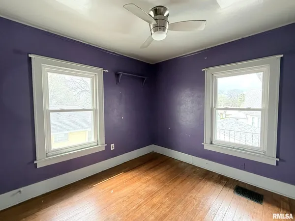 $99,900 | 452 Jefferson Street, Galesburg, IL 61401