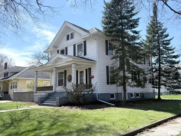 $99,900 | 452 Jefferson Street, Galesburg, IL 61401