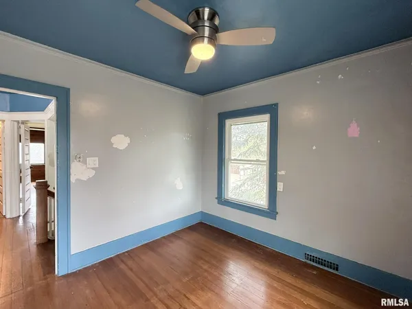 $99,900 | 452 Jefferson Street, Galesburg, IL 61401