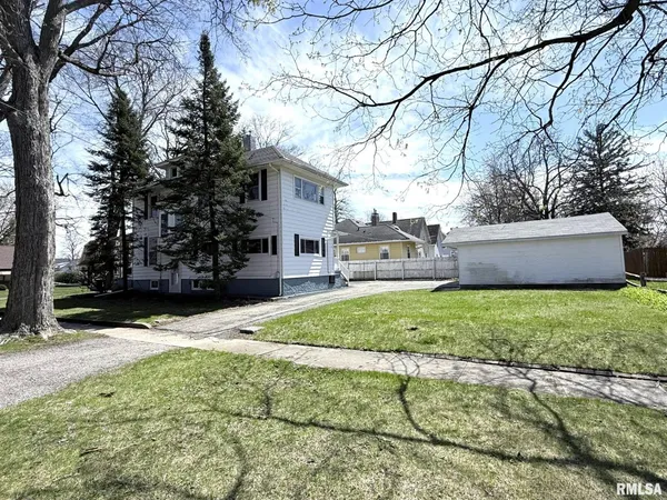 $99,900 | 452 Jefferson Street, Galesburg, IL 61401