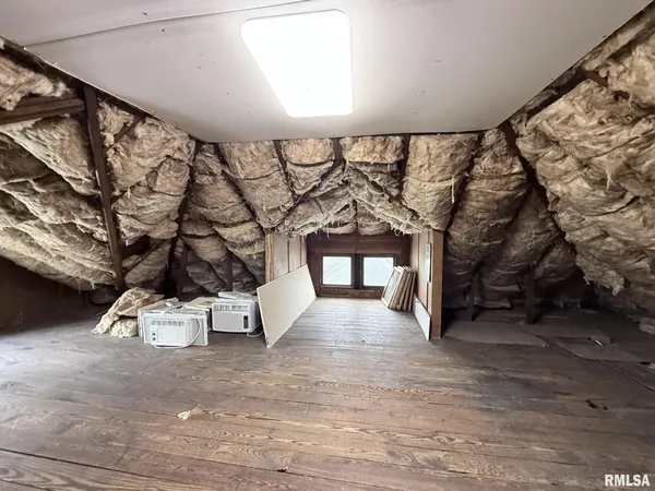 $99,900 | 452 Jefferson Street, Galesburg, IL 61401