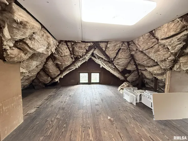 $99,900 | 452 Jefferson Street, Galesburg, IL 61401