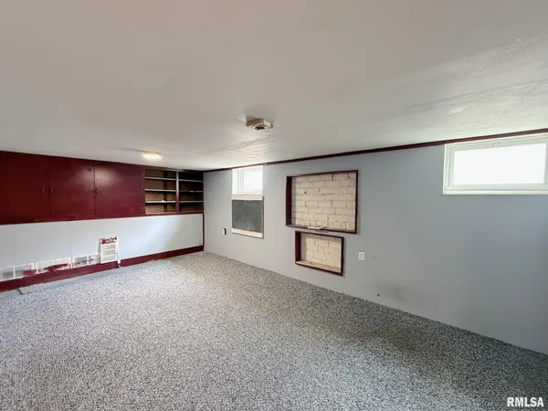 $99,900 | 452 Jefferson Street, Galesburg, IL 61401