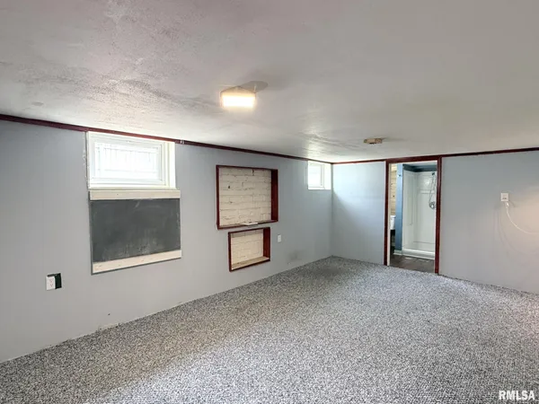 $99,900 | 452 Jefferson Street, Galesburg, IL 61401