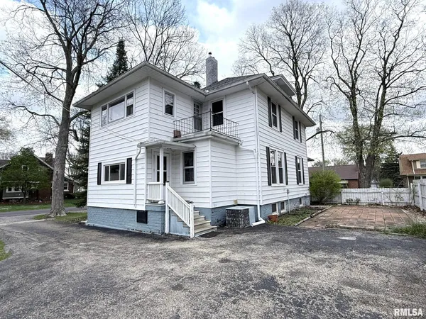 $99,900 | 452 Jefferson Street, Galesburg, IL 61401