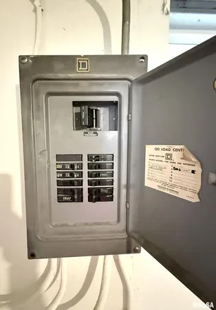 $99,900 | 452 Jefferson Street, Galesburg, IL 61401