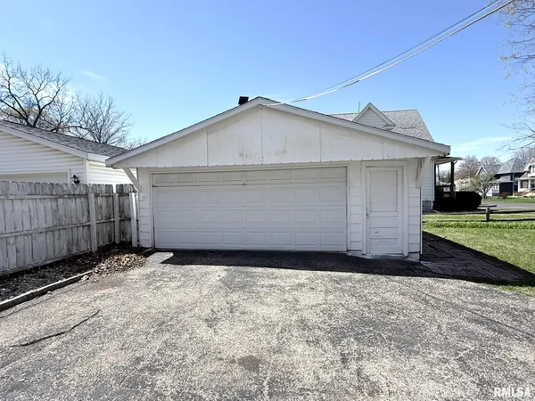 $99,900 | 452 Jefferson Street, Galesburg, IL 61401