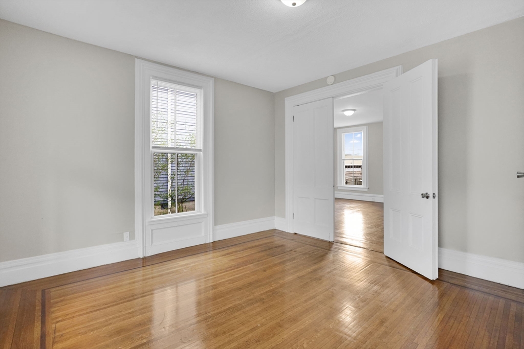 52 Thompson Street Springfield, MA 01109 - Photo 25 of 37