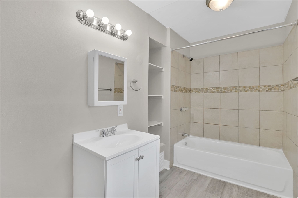 52 Thompson Street Springfield, MA 01109 - Photo 34 of 37