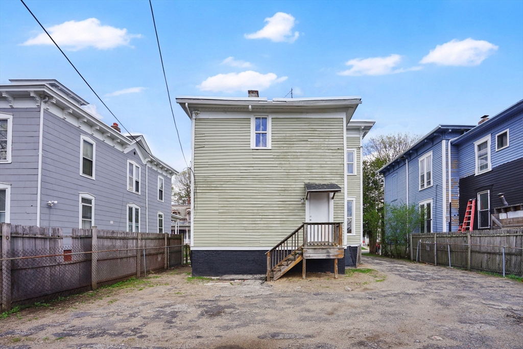 52 Thompson Street Springfield, MA 01109 - Photo 5 of 37